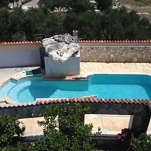 https://apartments-kafadar.hotels-in-trogir.com