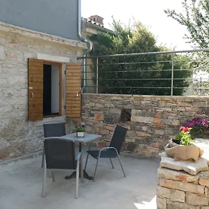 Hedona , Pula Kroatië